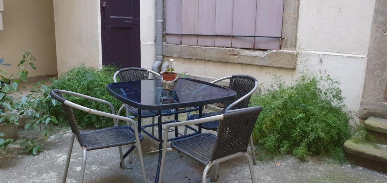 Studio Tres Spacieux Avec Cour, En Plein Coeur De Ville ! Carcassonne Ngoại thất bức ảnh