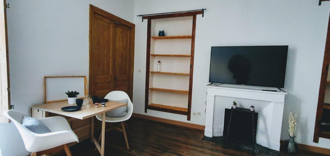 Studio Tres Spacieux Avec Cour, En Plein Coeur De Ville ! Carcassonne Ngoại thất bức ảnh