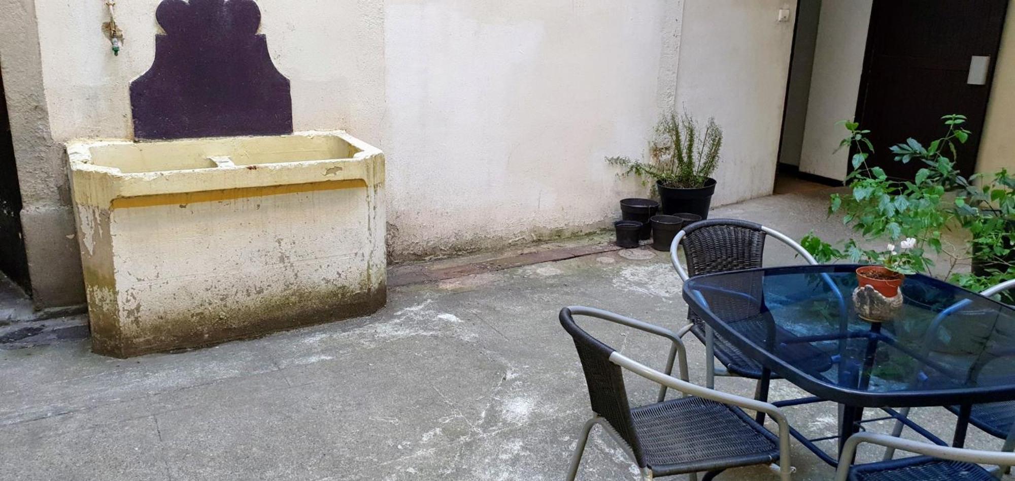 Studio Tres Spacieux Avec Cour, En Plein Coeur De Ville ! Carcassonne Ngoại thất bức ảnh
